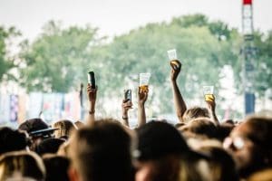 Wij zijn alvast benieuwd wie we later dit jaar terugzien op onze festivals.